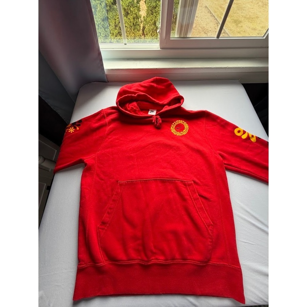 NWOT Nike Sportswear Men's Red Graphic Pullover Hoodie Psychedelic Flower Small